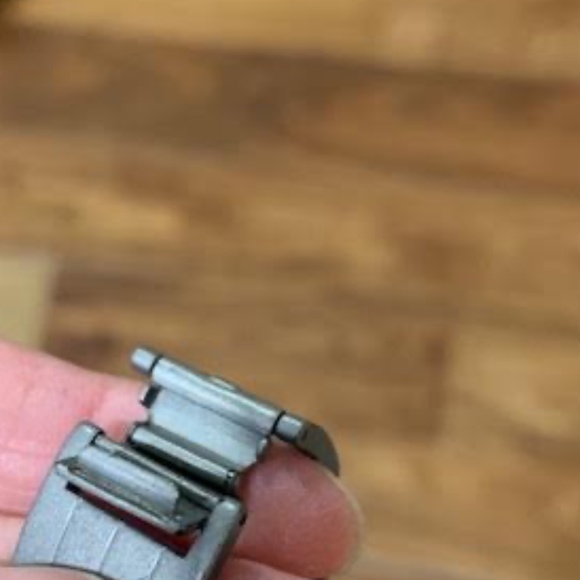 LIKE NEW! Men's Seiko Quartz Silver Matt Finish/Two Tone Gold/Stainless Watch - Picture 9 of 11